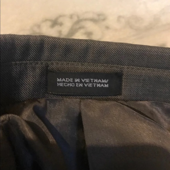 Mens 48R Stafford grey suit jacket with matching dress pants. - Picture 4 of 10